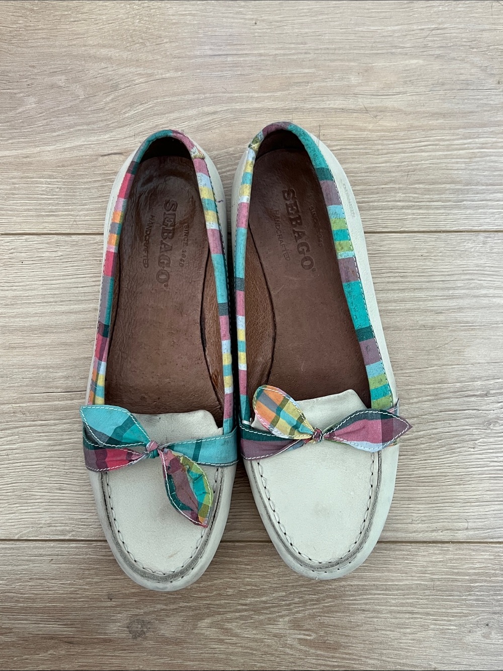 Sebago Cream Leather Flats with Multicolor Striped Trim and Bow